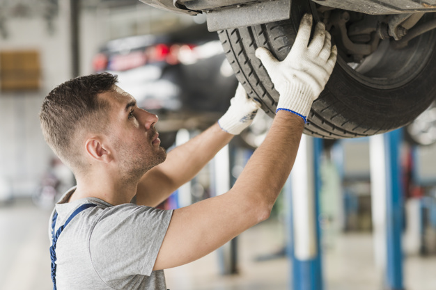 composicion-negocio-reparacion-coches_23-2147881458 vehiculos_revision